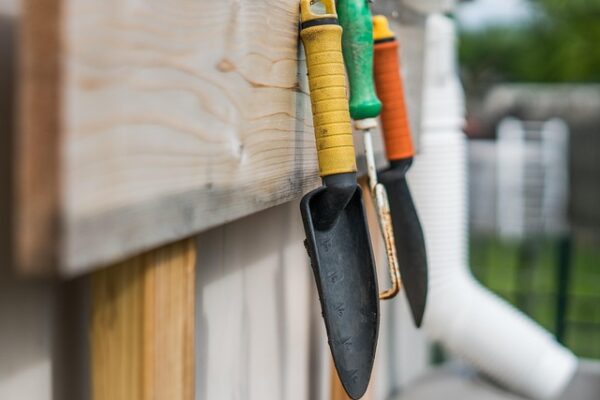 MeeMetal Garden Trowel with Wooden Handle