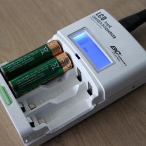 MeeMetal Dual Charger with 2x 18V Batteries